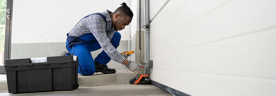 Repair Garage Door Not Closing But Light Flashing in Oak Lawn, IL