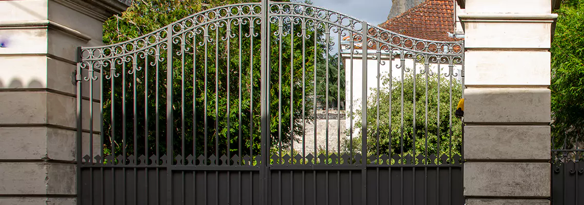 Wooden Swing Gate Repair in Oak Lawn, IL